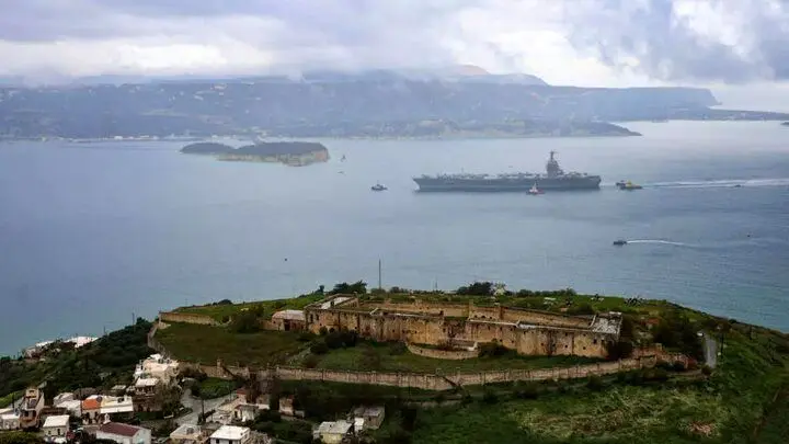 فرار ناو هواپیمابر جرالد فورد آمریکا به کرت یونان