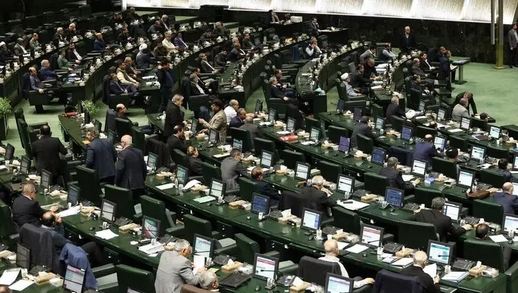 ۸ سوال ملی نمایندگان از وزرای کار و ورزش اعلام وصول شد