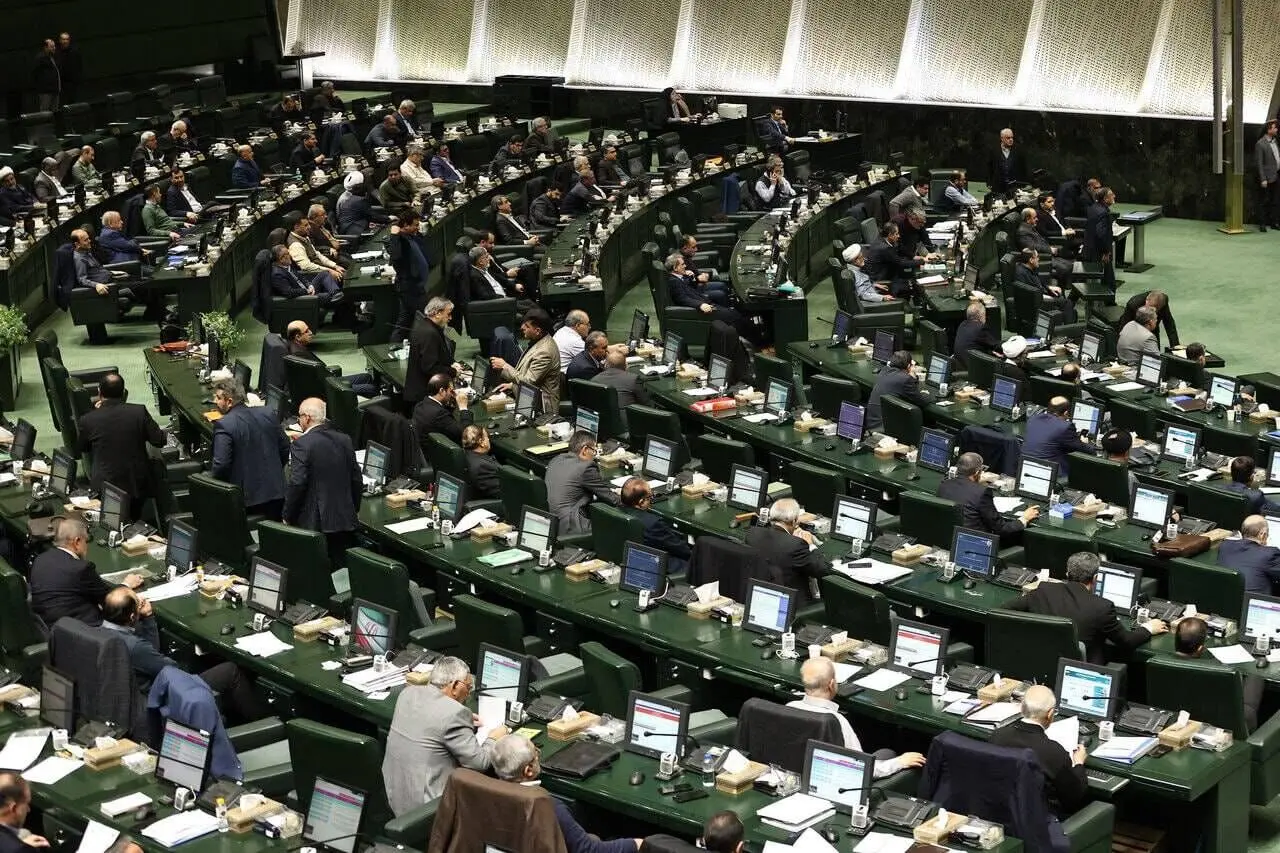 ۸ سوال ملی نمایندگان از وزرای کار و ورزش اعلام وصول شد