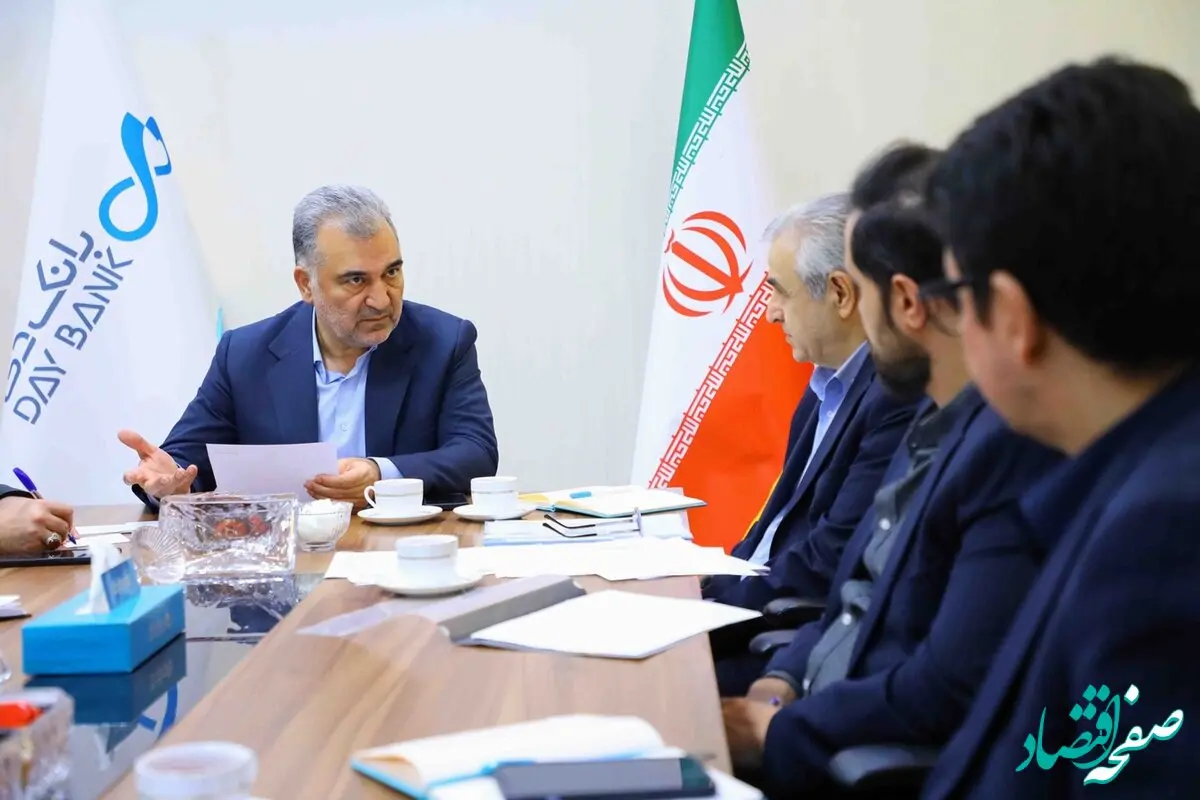 علیرضا قیطاسی: پرستاری از مشتریان و جذب منابع مهمترین اولویت امروز بانک دی است