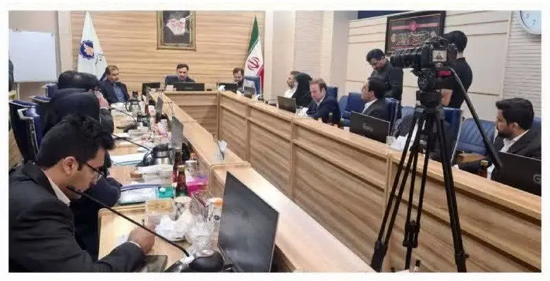 تجلیل بنیاد ملی نخبگان از مدیرعامل فولاد هرمزگان