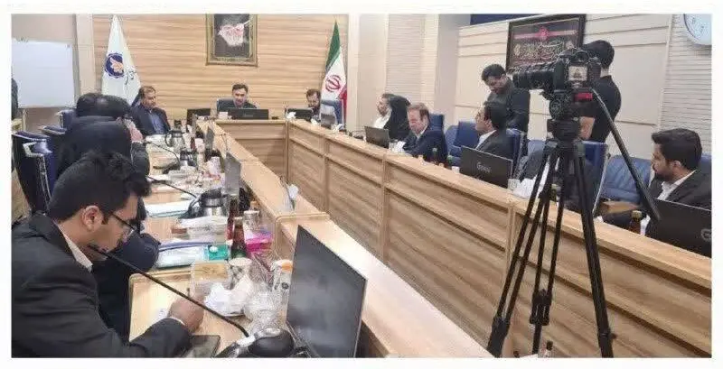تجلیل بنیاد ملی نخبگان از مدیرعامل فولاد هرمزگان