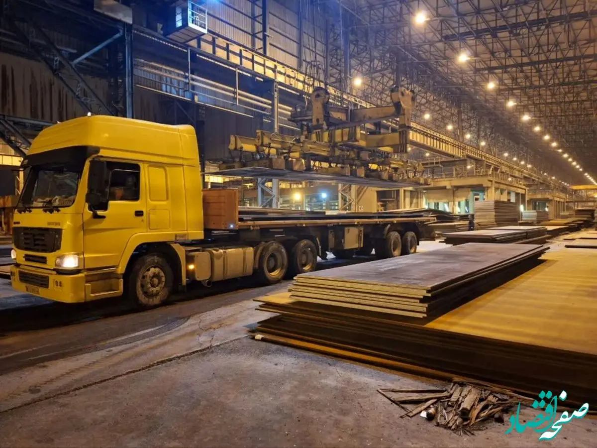 اقدام جهادی شبانه فولاد اکسین در کمک به رفع آبگرفتگی یکی از مناطق اهواز