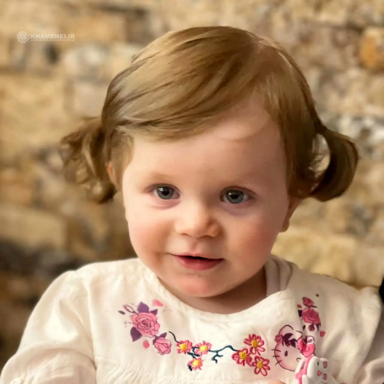 تصویر جانسوز نوه ۱۴ ماهه رهبر انقلاب اسلامی که به درجه شهادت نائل شد+ عکس