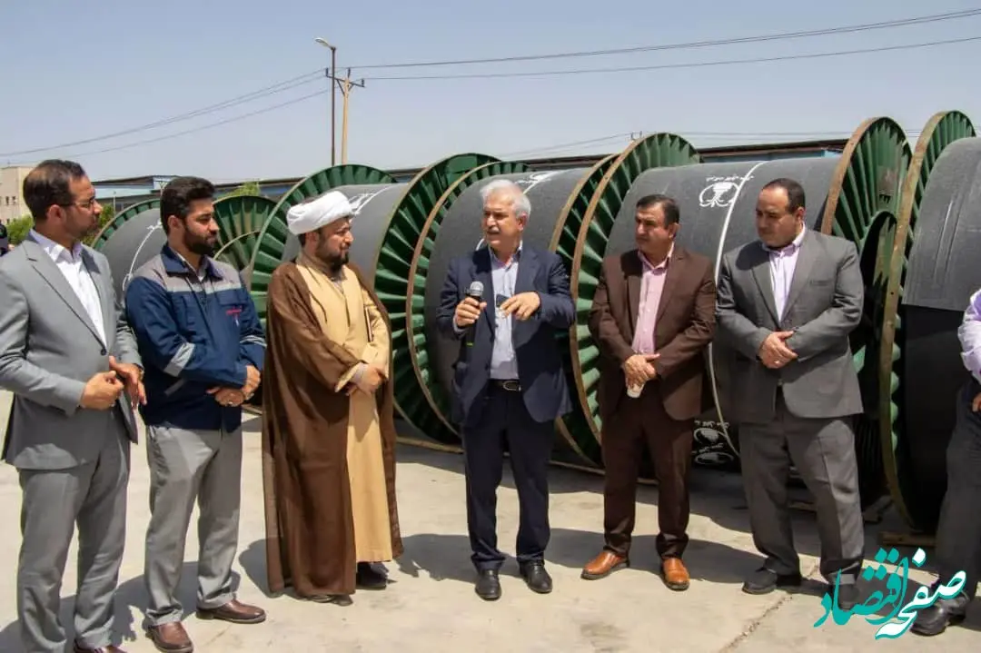 اهدای ۲۸ کیلومتر کابل خودنگهدار به ادارات برق، باهدف پایداری شبکه و کاهش نوسانات برق ماهشهر و بندر امام

