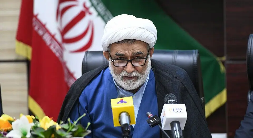 موانع و مشکلات پتروشیمی آبادان پیگیری می‌شود