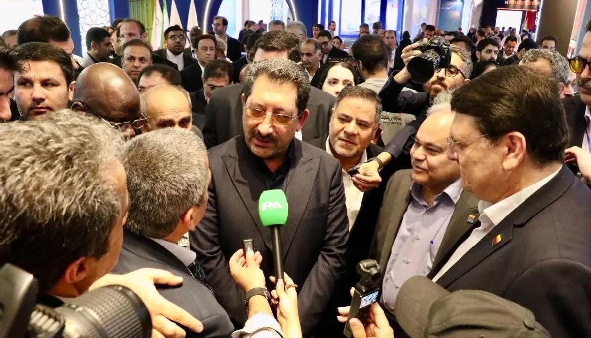 وزیر صنعت، معدن و تجارت: فولاد خوزستان فراتر از ظرفیت اسمی عمل کرده است/ کاهش یک میلیون تنی تولید فولاد خوزستان به دلیل محدودیت‌های برقی/ وزیر صمت از عملکرد فولاد خوزستان در شرایط سخت تقدیر کرد