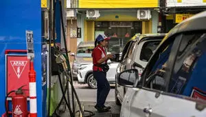 بمب ساعتی در پمپ بنزین های آمریکا؛ چرا واشنگتن در جنگ اقتصادی با ایران شکننده‌تر از تهران است؟