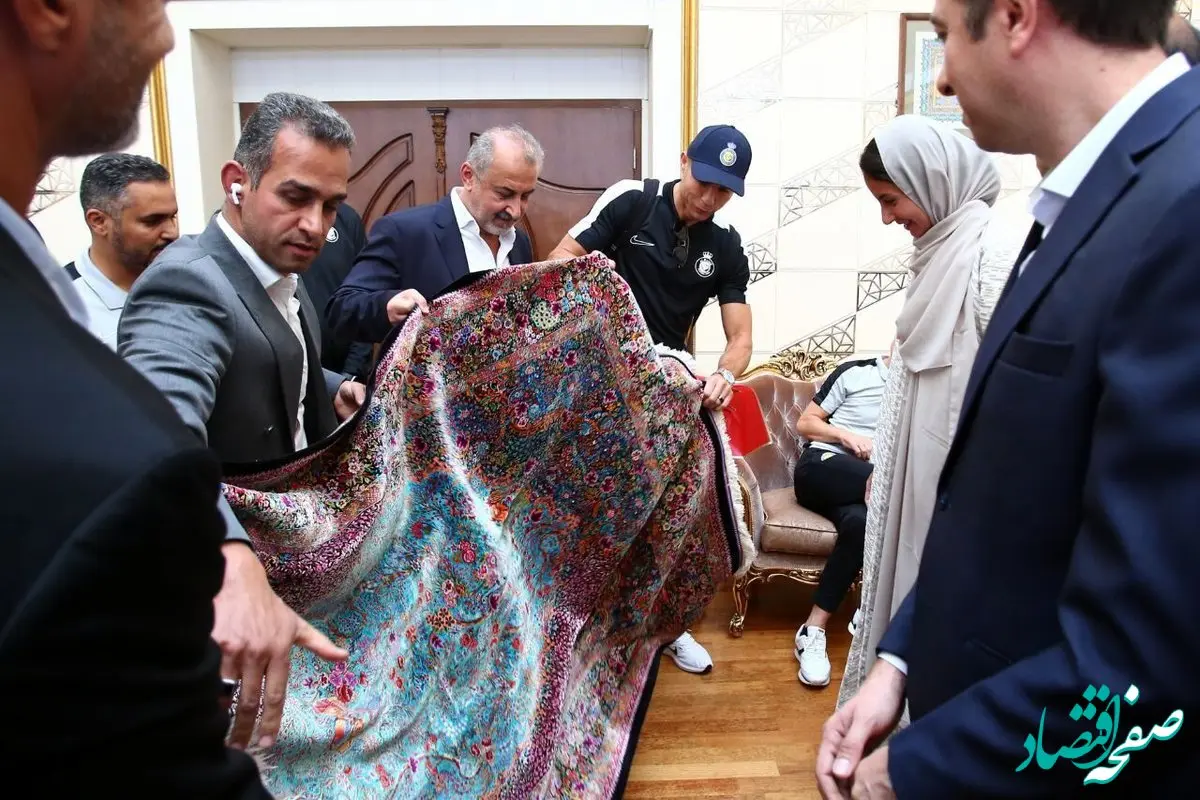 قیمت قالیچه قمی رونالدو چقدر است؟