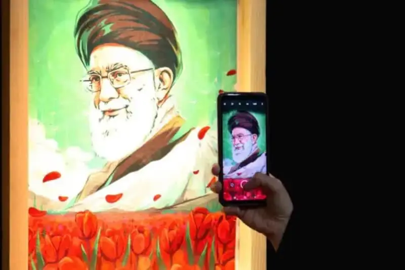 دیوارنگاره «أبناء السیّد» با مشارکت هنرمندان ایرانی، لبنانی و یمنی در چهارراه ولیعصر اجرا می‌شود 