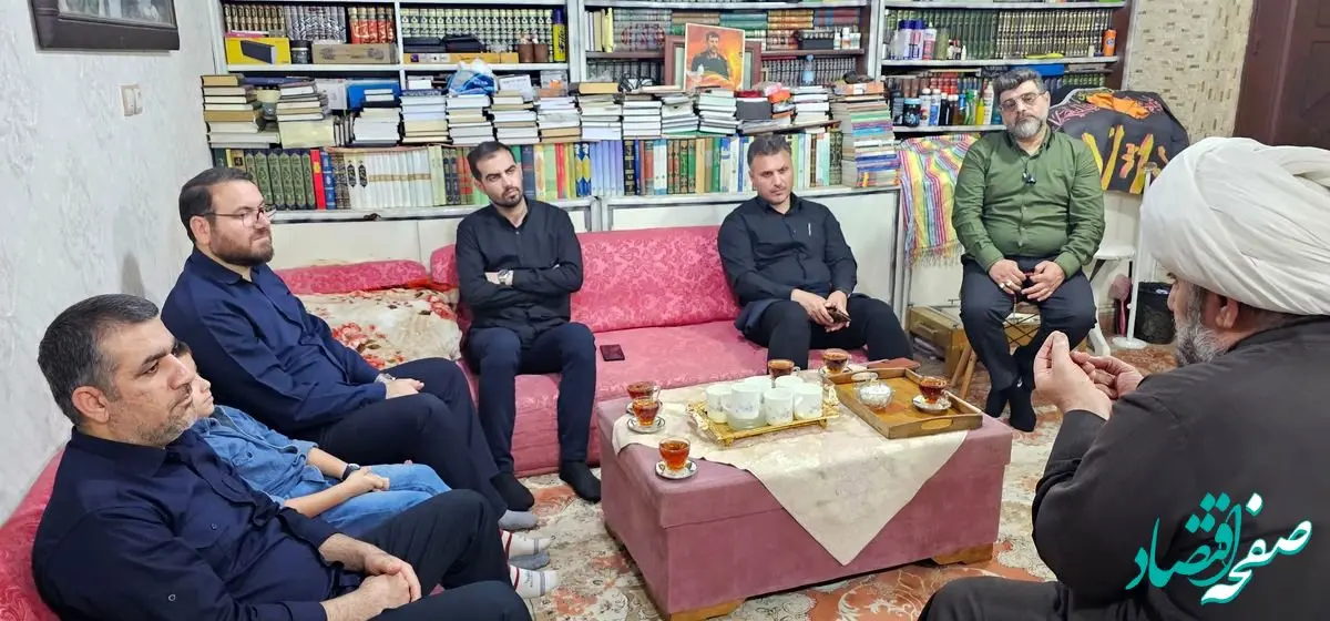 دیدار مجموعه روابط عمومی و پایگاه مقاومت بسیج شرکت فولاد اکسین خوزستان با یکی از آزادگان دوران دفاع مقدس