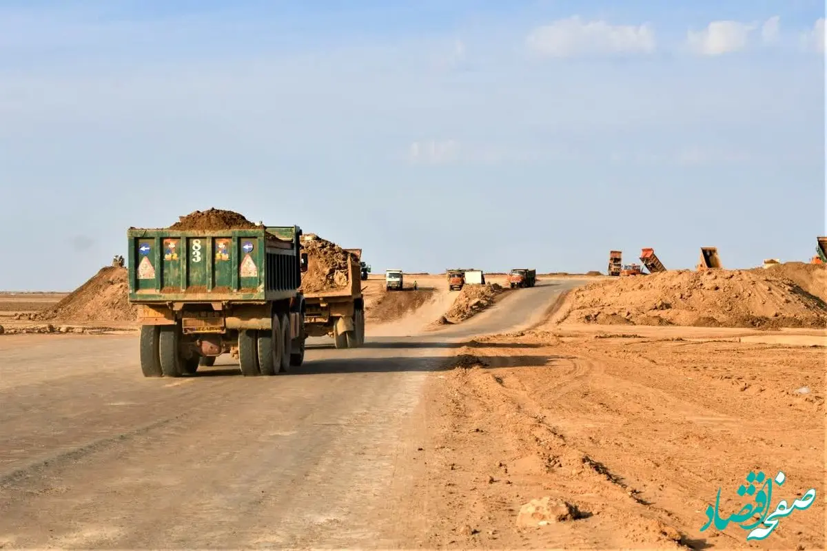 پایان عملیات خاکبرداری و آماده‌سازی چهارمین استخر تبخیر خورشیدی پتاس خور و بیابانک