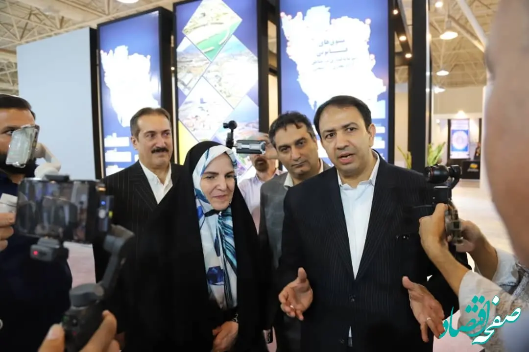 حضور مشاور رئیس‌جمهور در پاویون اختصاصی مناطق آزاد در ششمین نمایشگاه بین‌المللی حمل و نقل و لجستیک