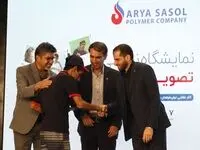 فروش آثار نقاشی معلولین در شرکت پلیمر آریاساسول