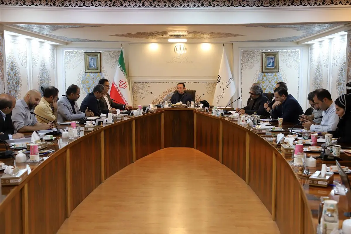 نشست هم‌اندیشی مدیران و سردبیران رسانه‌های سراسری با دبیر شورای‌عالی مناطق آزاد برگزار شد