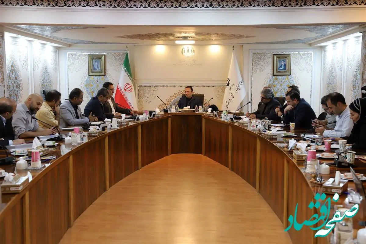 نشست هماندیشی مدیران و سردبیران رسانههای سراسری با دبیر شورایعالی مناطق آزاد برگزار شد