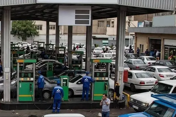 افزایش قیمت بنزین آسان‌ترین راه است؛ قاچاق و حمل‌ونقل عمومی اصلاح شود