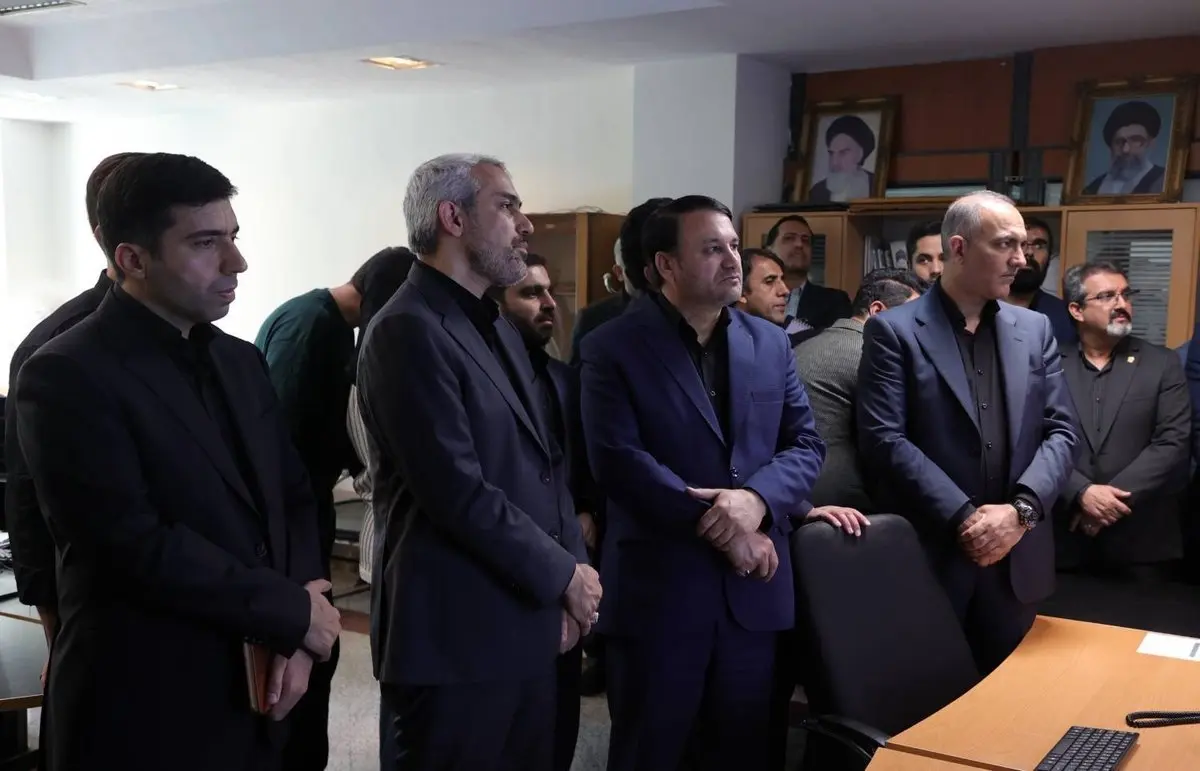 بازدید وزیر اقتصاد از مرکز دادههای بانک سپه