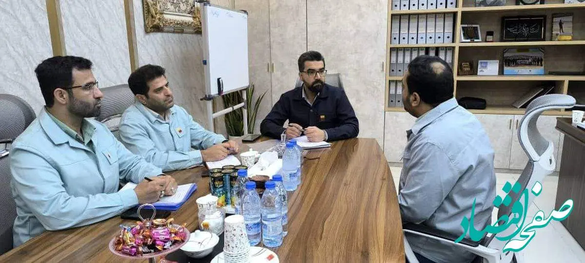 در راستای رسیدگی و رفع مشکلات کارکنان انجام شد؛ دیدار چهره به چهره معاون منابع انسانی و امور اجتماعی با کارکنان شرکت فولاد خوزستان