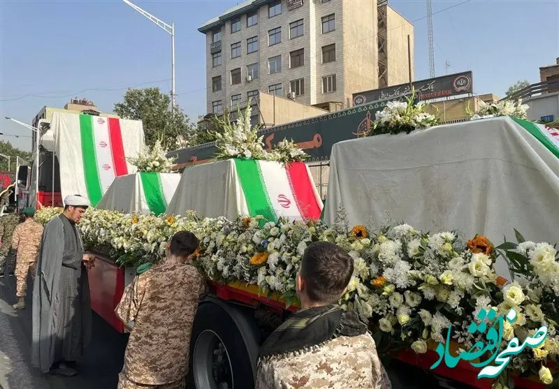 عکس هایی خاص از حضور قالیباف و ظریف در مراسم تشییع شهدای حمله اسرائیل به ایران / این سردار معروف با لباس نظامی آمد