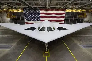 ادعای فرمانده سنتکام درباره استفاده از بمب‌افکن‌های بی-۲ در ایران