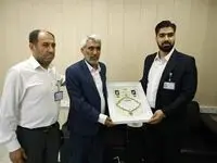 تقدیر خانواده شهدا از مهندس باتمانی مدیر عامل شرکت مخازن سبز پتروشیمی عسلویه