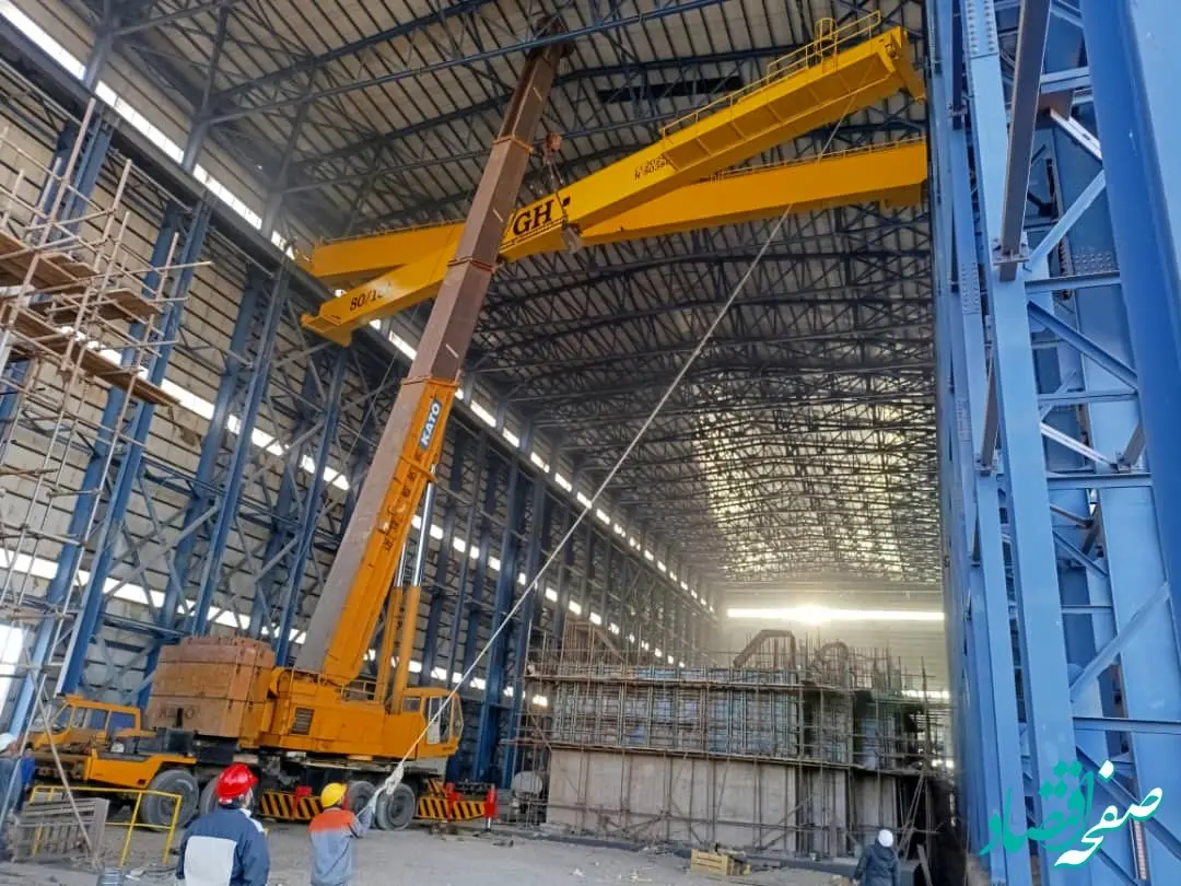 پیشرفت در پروژه سنگان با نصب جرثقیل سقفی سالن تولید کنسانتره