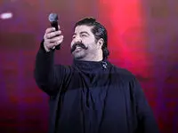 ویدئوی کامل اجرای بی نقص بهنام بانی به یاد اکبر گلپا