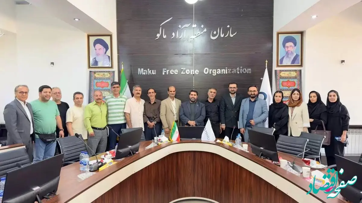 بررسی مطالبات هنرمندان در نشست مشترک با مسئولان فرهنگی منطقه آزاد ماکو