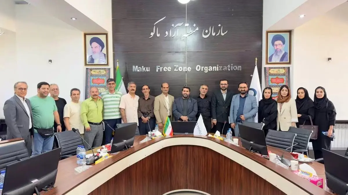 بررسی مطالبات هنرمندان در نشست مشترک با مسئولان فرهنگی منطقه آزاد ماکو