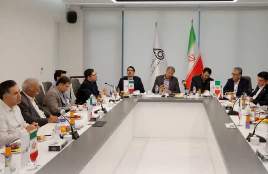 بازدید اعضای کمیسیون انرژی مجلس از پالایشگاه نفت آفتاب