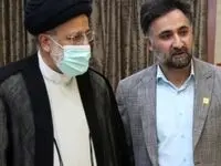 معاون آیفون به دست رئیس دولت انقلابی! + تصویر
