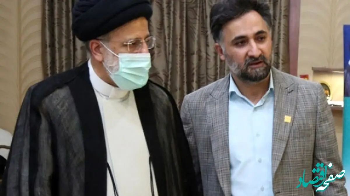 معاون آیفون به دست رئیس دولت انقلابی! + تصویر

