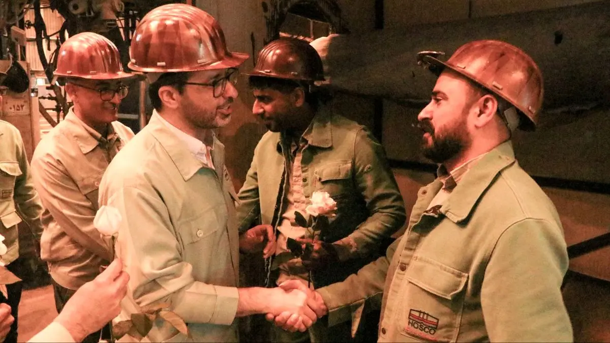 مدیرعامل فولاد هرمزگان در بازدید نوروزی از واحدهای سازمانی: واحدهای تولیدی و ستادی مکمل یکدیگر هستند