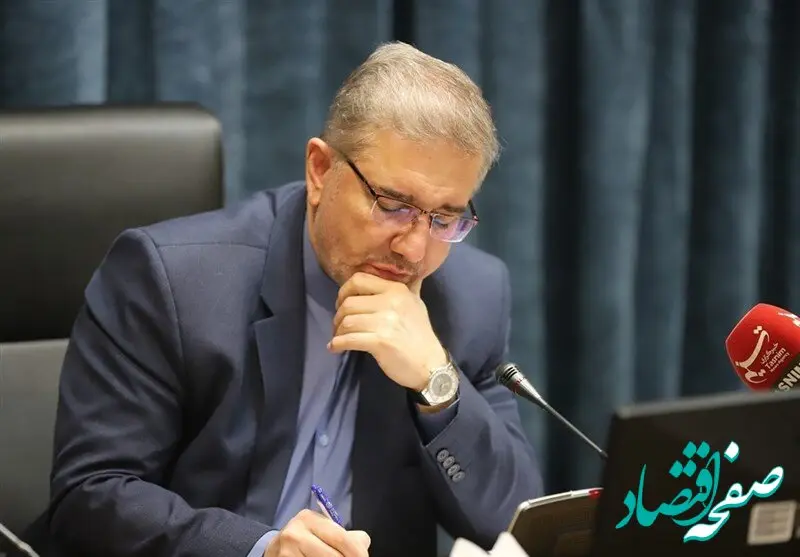 چرا رئیس سابق سازمان برنامه از حذف ارز ۴۲۰۰ انتقاد کرد؟