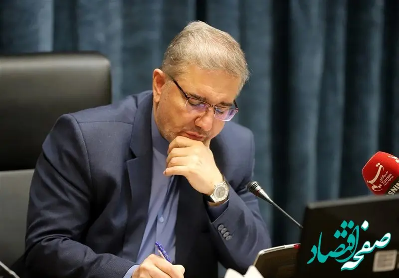 چرا رئیس سابق سازمان برنامه از حذف ارز ۴۲۰۰ انتقاد کرد؟