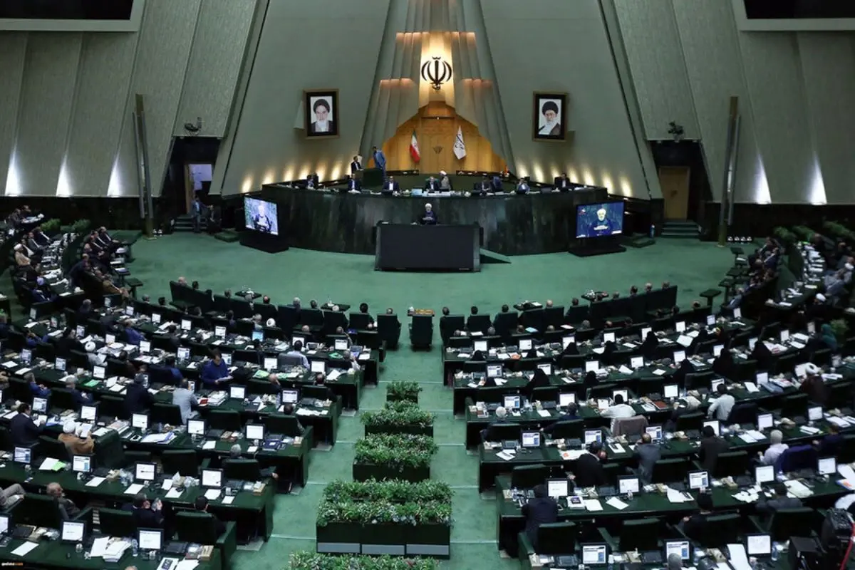 هم پیمانی نمایندگان مجلس بعد از نطق قالیباف