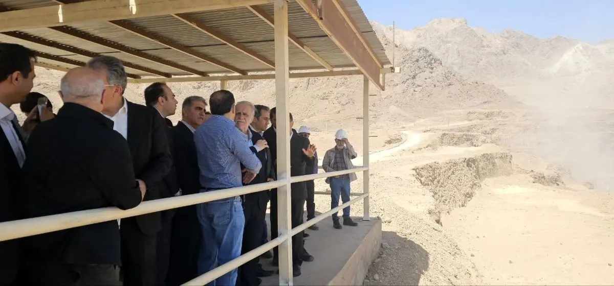 بازدید محمد آقاجانلو رئیس هیات عامل ایمیدرو و مهدی کرباسیان رئیس اسبق ایمیدرو از معدن سرب و روی مهدی آباد