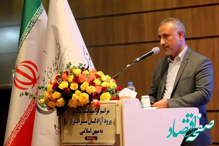 تجلیل مدیرکل بنیاد شهید و امور ایثارگران خوزستان از دکتر انصاری نیک