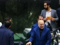 تصویری از چهره شادان قالیباف بعد از پیروزی در انتخابات ریاست مجلس