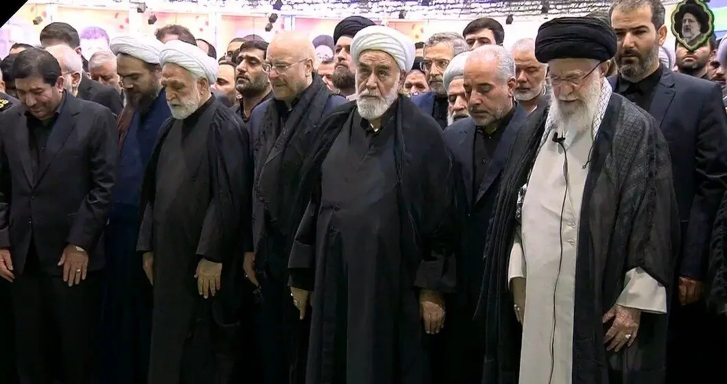 این جمله‌ را رهبر انقلاب در اقامه نماز برای پیکر شهید سید ابراهیم رئیسی ۳ بار تکرار کرد / به چه معناست؟ 
