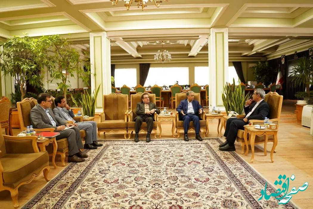 مدیرعامل بانک صنعت و معدن، در دیدار با استاندار خراسان رضوی: بانک پروژه‌محور، راهبرد جدید افزایش کارایی/ قدردانی مظفری از تقویت اختیارات استانی