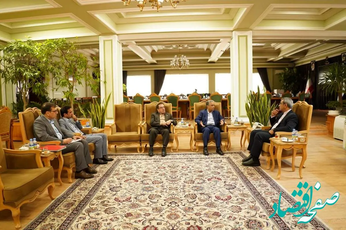 مدیرعامل بانک صنعت و معدن، در دیدار با استاندار خراسان رضوی: بانک پروژهمحور، راهبرد جدید افزایش کارایی/ قدردانی مظفری از تقویت اختیارات استانی