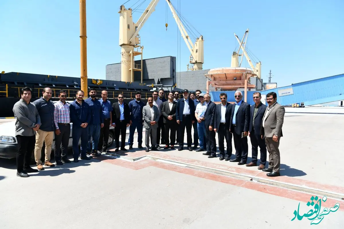 بازدید دکتر فروزانمهر مدیرعامل و نائب رئیس هیأت مدیره شرکت آلومینیوم ایران از پروژه های انجام شده در تاسیسات بندر امام خمینی (ره)