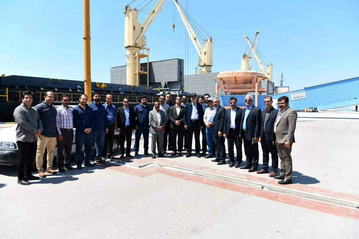 بازدید دکتر فروزانمهر مدیرعامل و نائب رئیس هیأت مدیره شرکت آلومینیوم ایران از پروژه های انجام شده در تاسیسات بندر امام خمینی (ره)