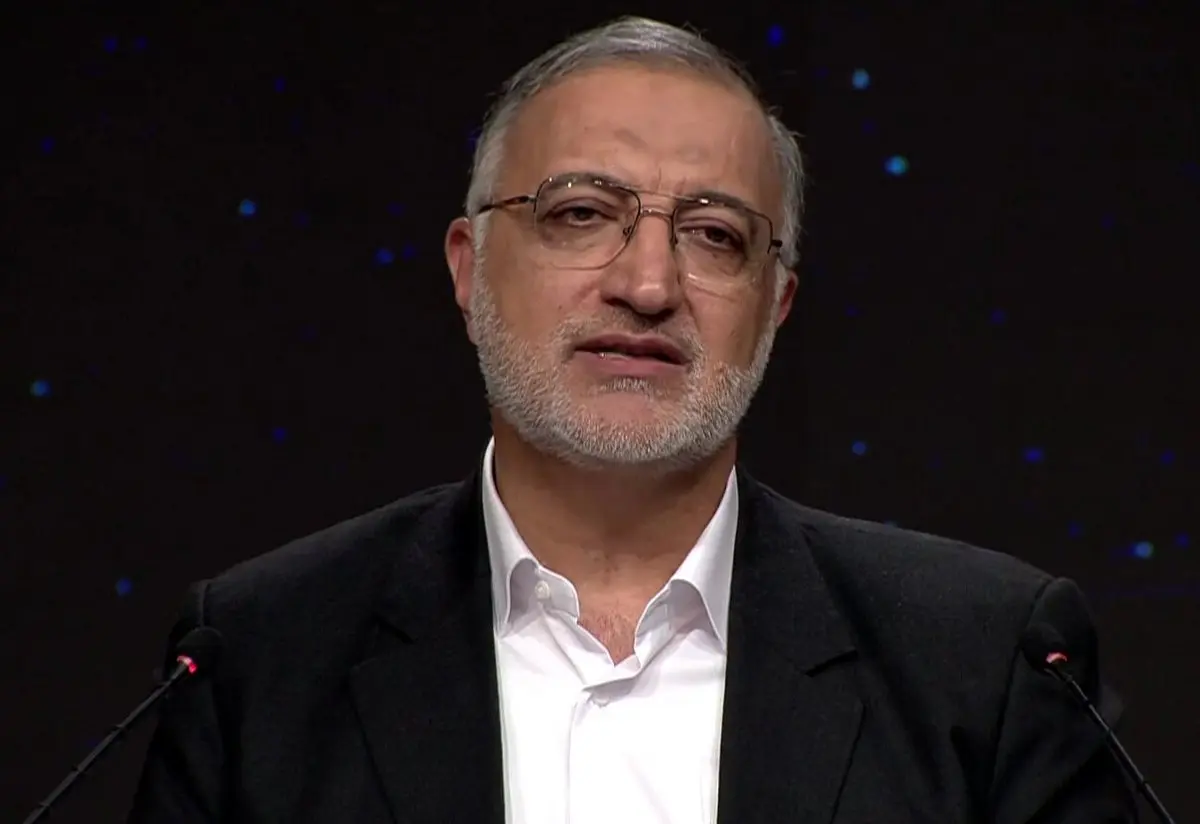 زاکانی با این حرف ظریف را حسابی به زمین کوبید / آماده ام با روحانی مذاکره کنم