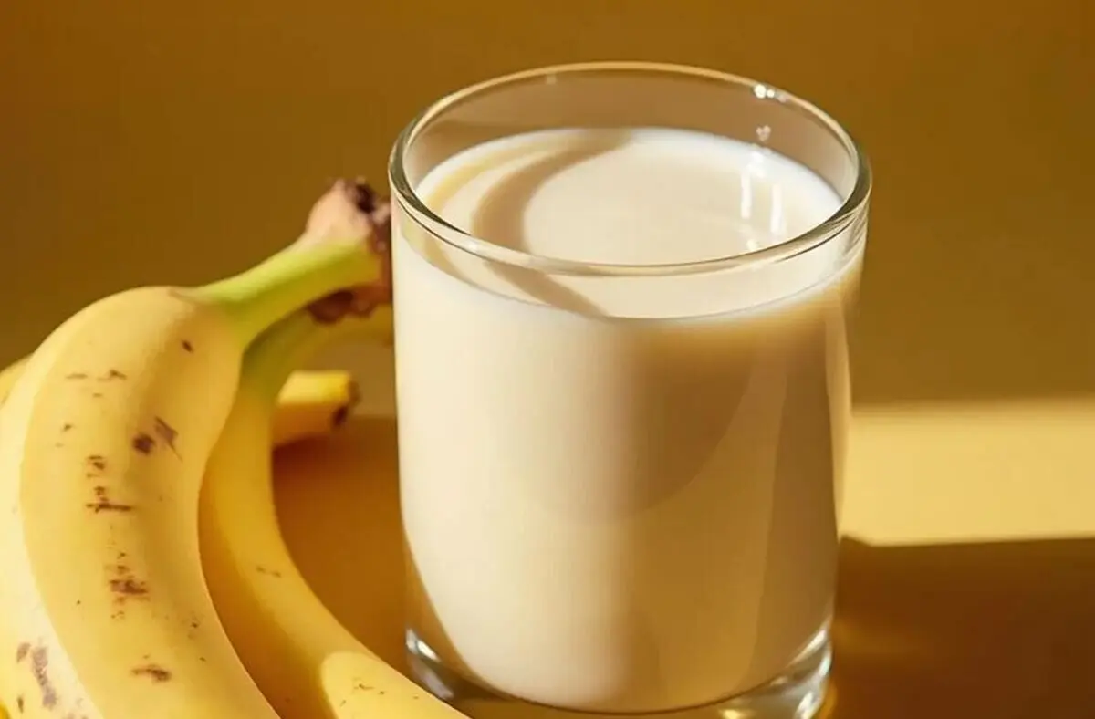 فواید بی نظیر استفاده از شیر موز + مضرات 