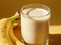 فواید بی نظیر استفاده از شیر موز + مضرات 