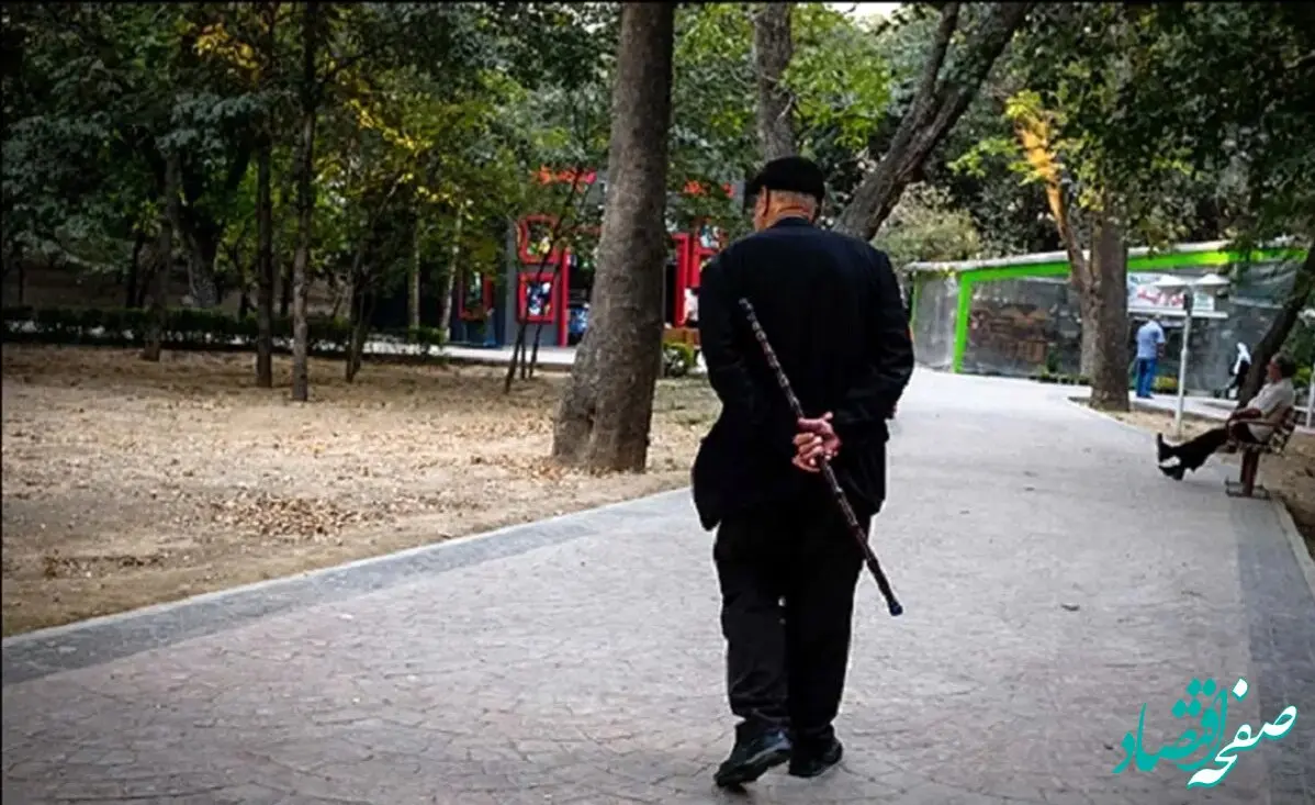 بازنشستگان عیدی کارگری می‌خواهند نه صدقه! / این فرد حرف دل بازنشستگان را زد