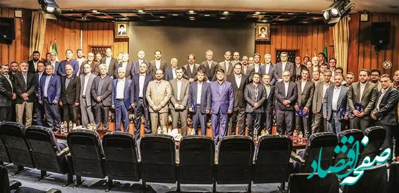 تقدیر از مدیرعامل فولاد مبارکه به خاطر ایفای نقش برجسته در توسعه خطوط انتقال نفت و گاز کشور